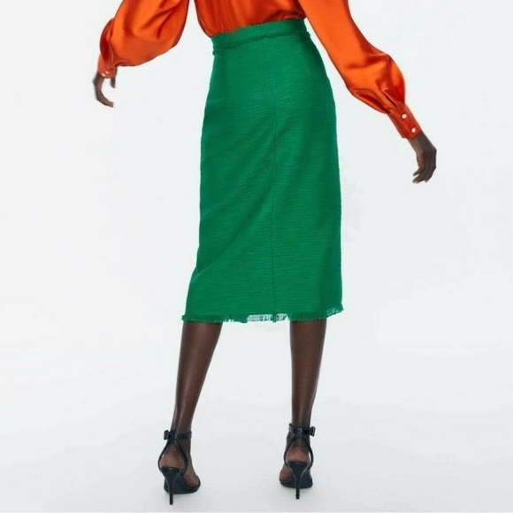ZARA PENCIL TWEED SKIRT WITH RHINESTONE BUTTONS - Picture 7 of 12